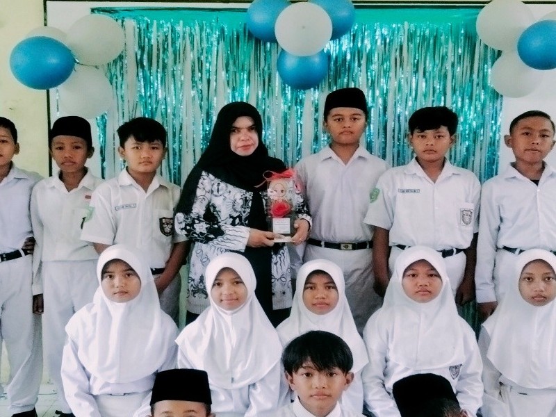 Makna Hari Guru Tahun 2025 bagi Siswa dan Masyarakat
